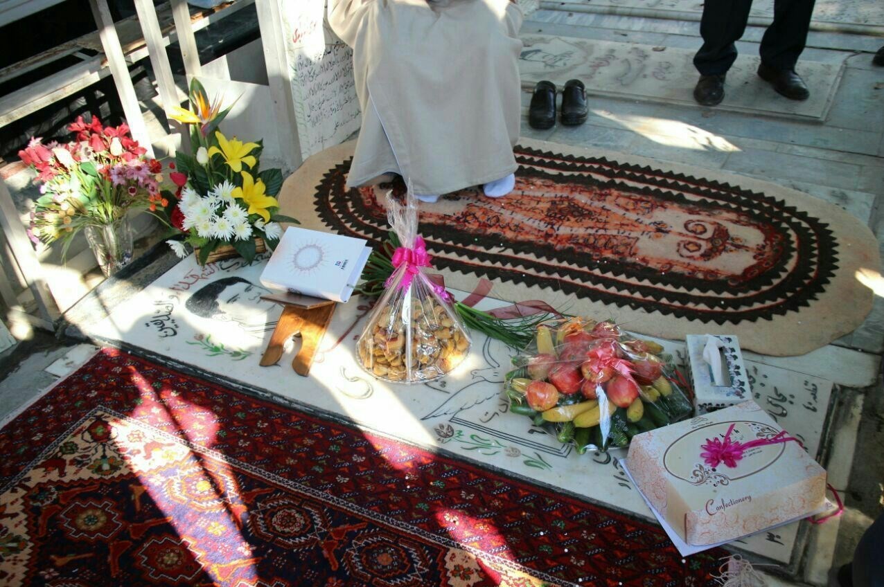سفره عقد مذهبی با طراحی ساده و معنوی مناسب عقد در مسجد یا خانه